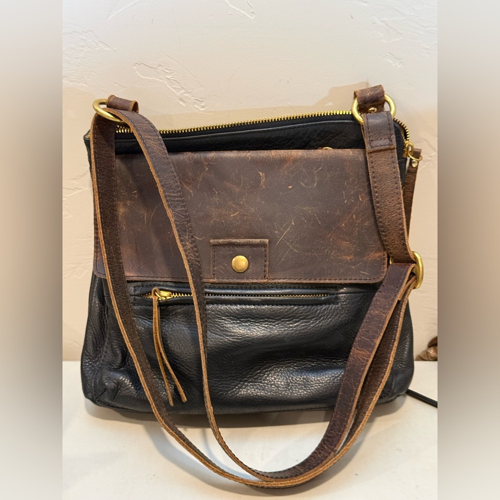 Overland Black Brown Leather Crossbody, Soft, Multiple‎ Pockets, Zippers